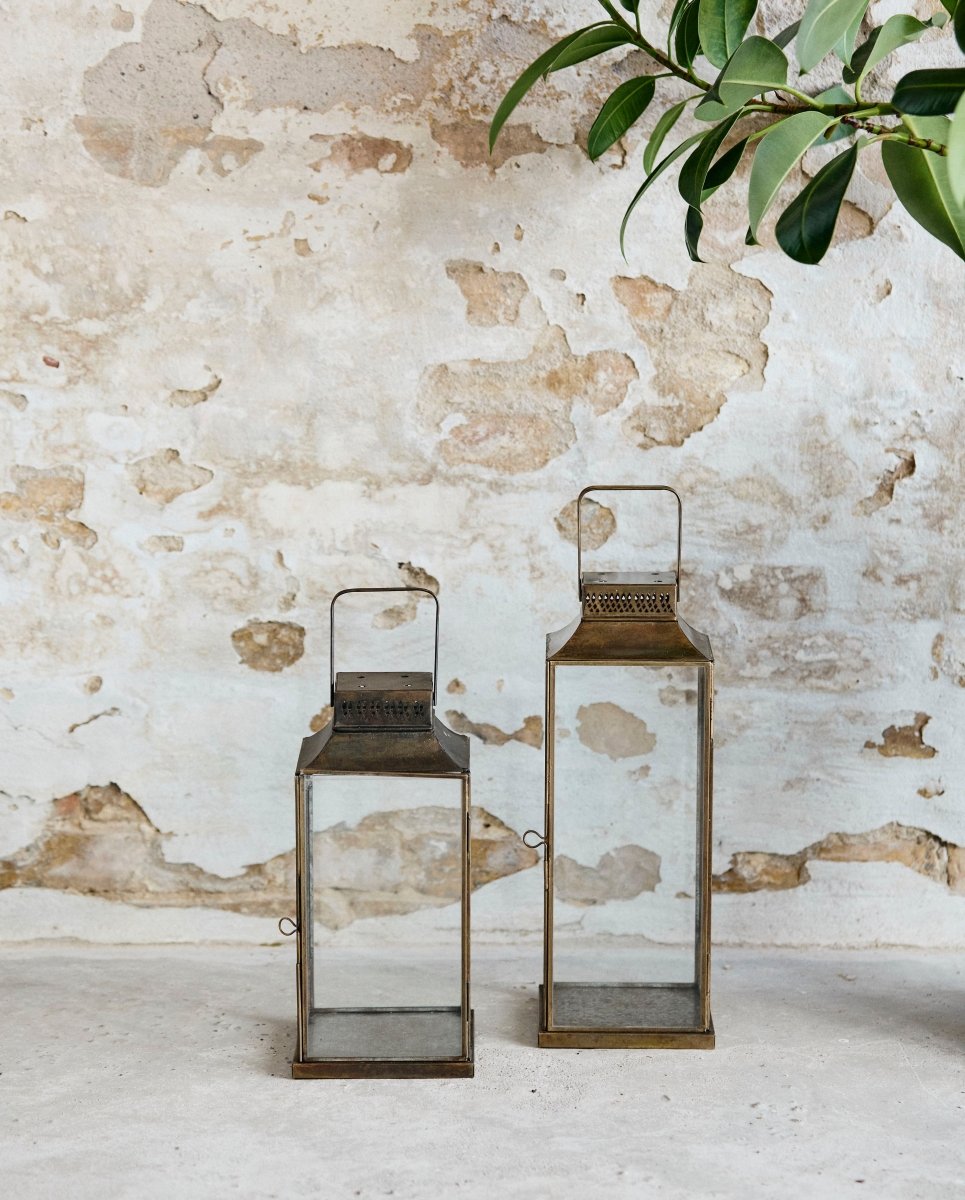 Lanterna ANTIGA em ferro - h30 cm - acabamento dourado