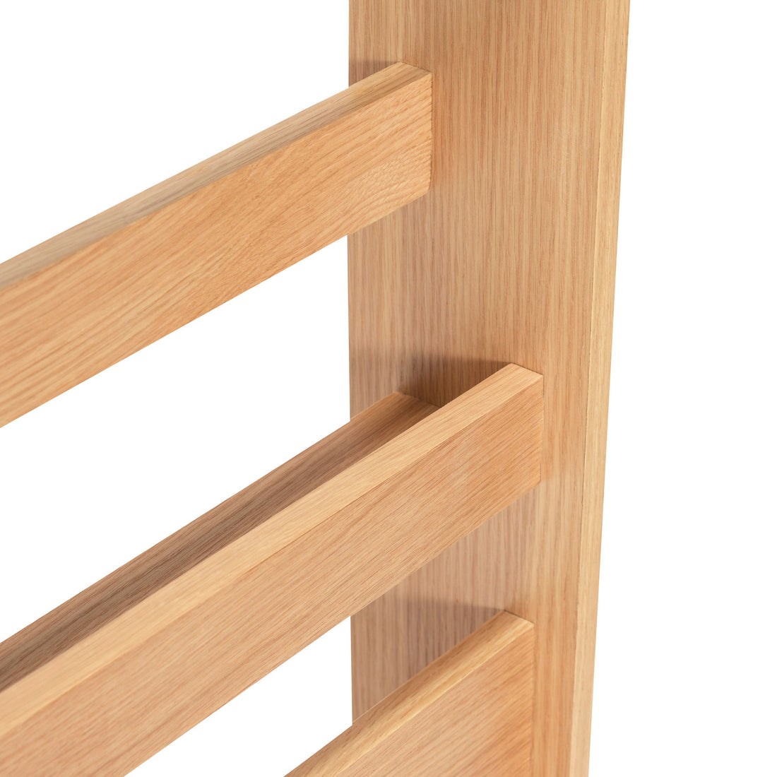 Hübsch FormA Magazine Holder/Room compartilha natureza