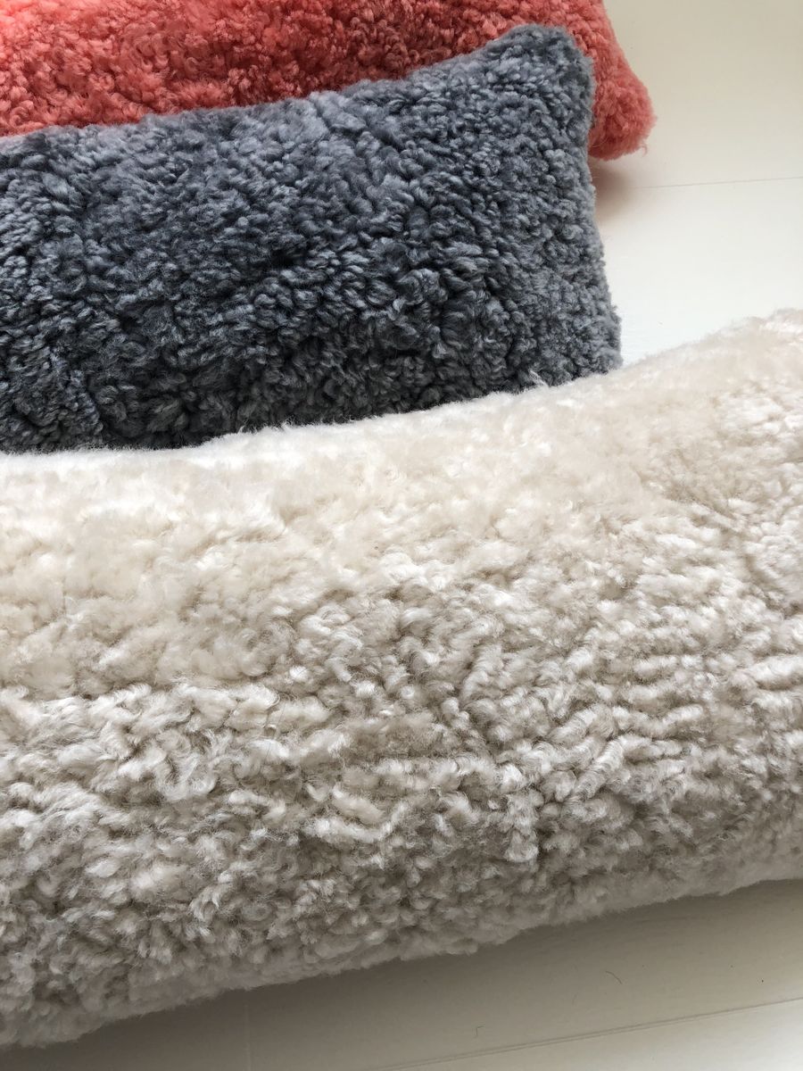 Almofada de pele de cordeiro | Pêlo curto | Nova Zelândia | Dupla Face | 30x60cm