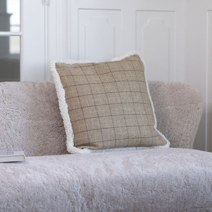 Coleção Verificada | Almofada de lã | Pêlo curto | 52x52cm