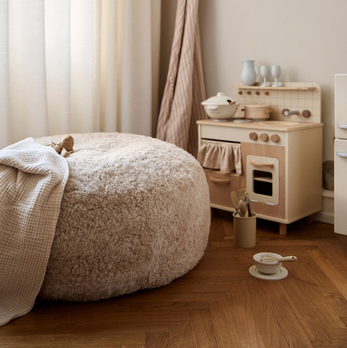 Pufe redondo | Pêlo curto | Nova Zelândia | 73x74cm e 92x93cm