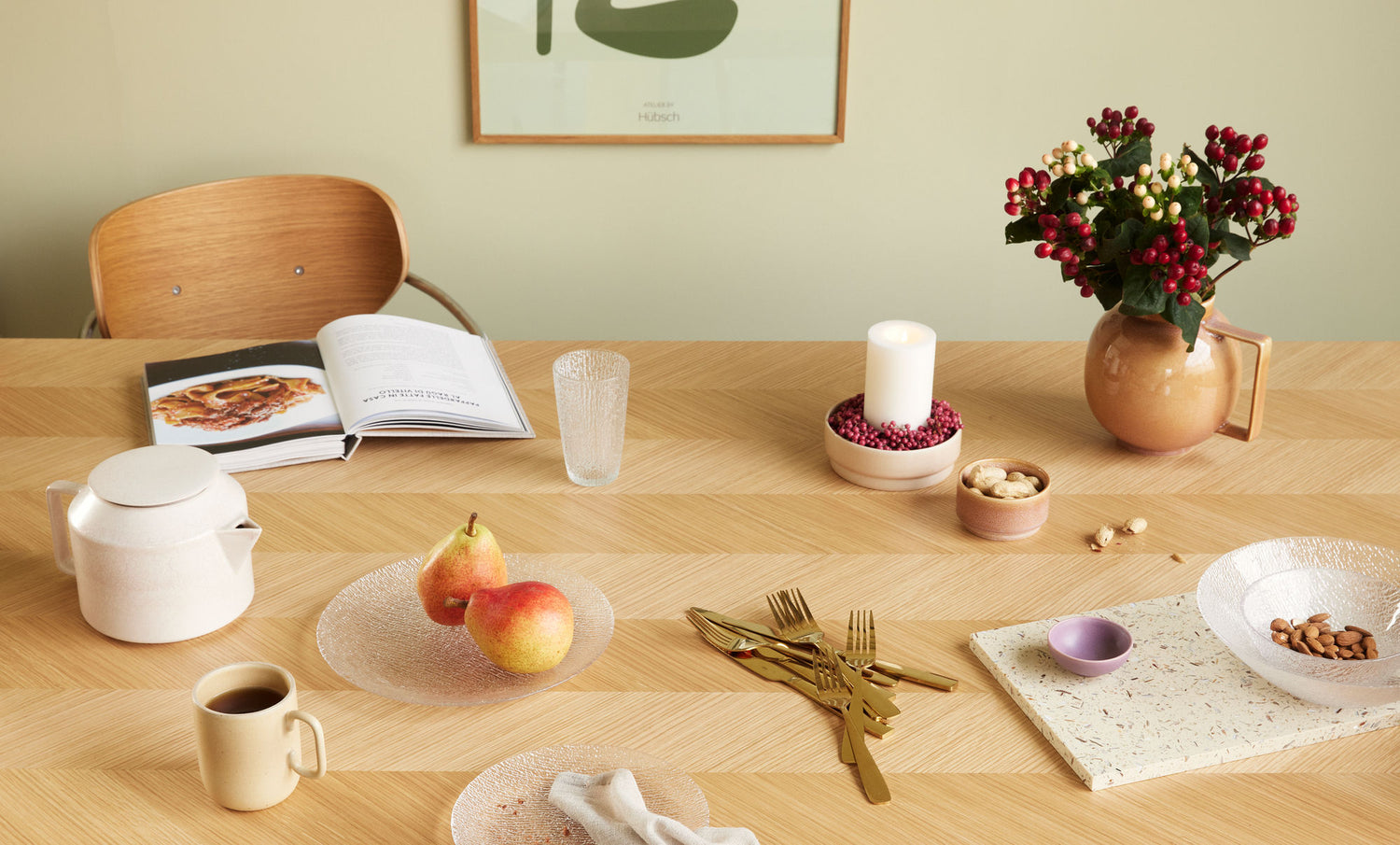 Mesa de jantar em espinha de peixe Hübsch grande natural