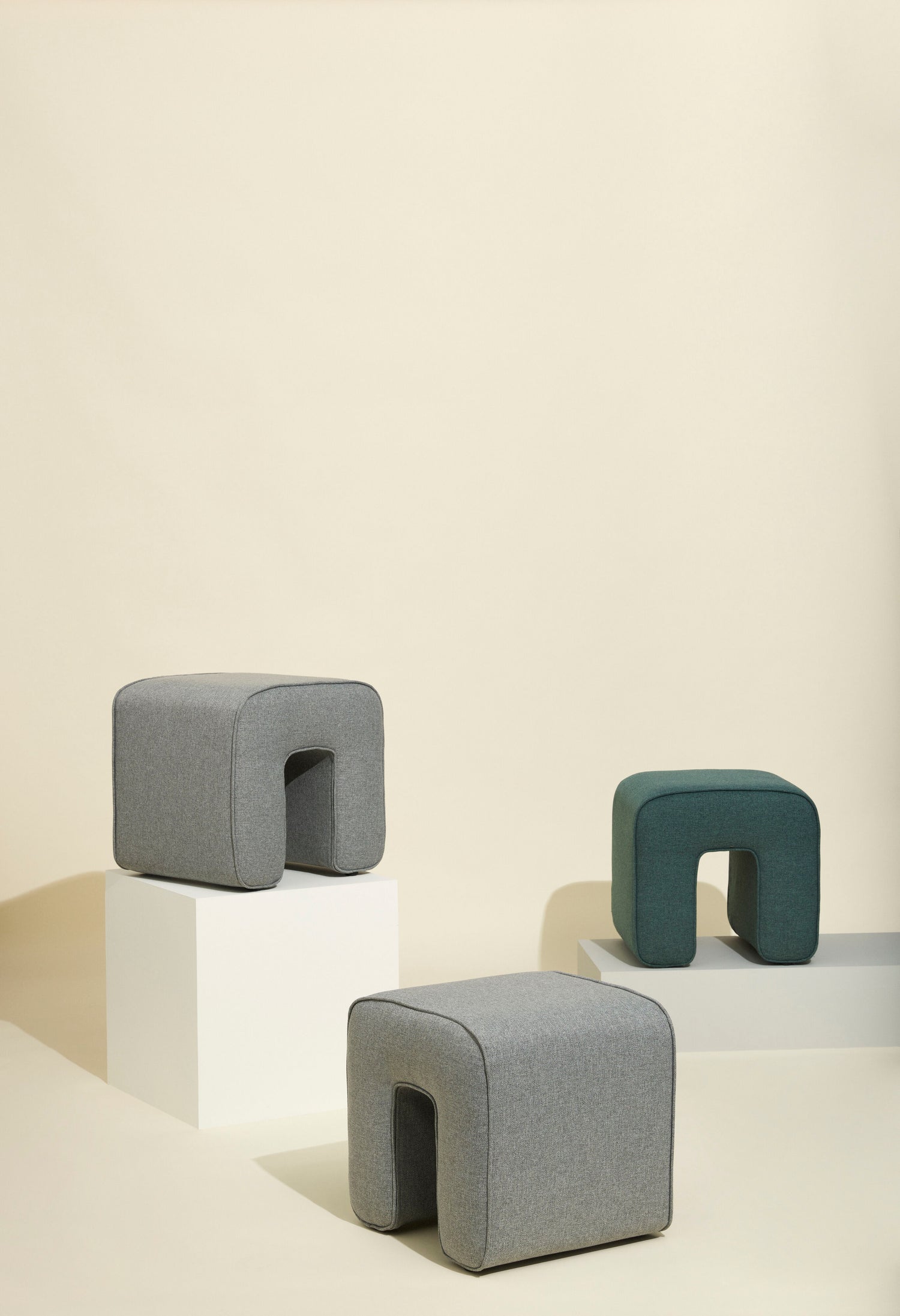 Escultura PUF cinza - 45x45xh47cm
