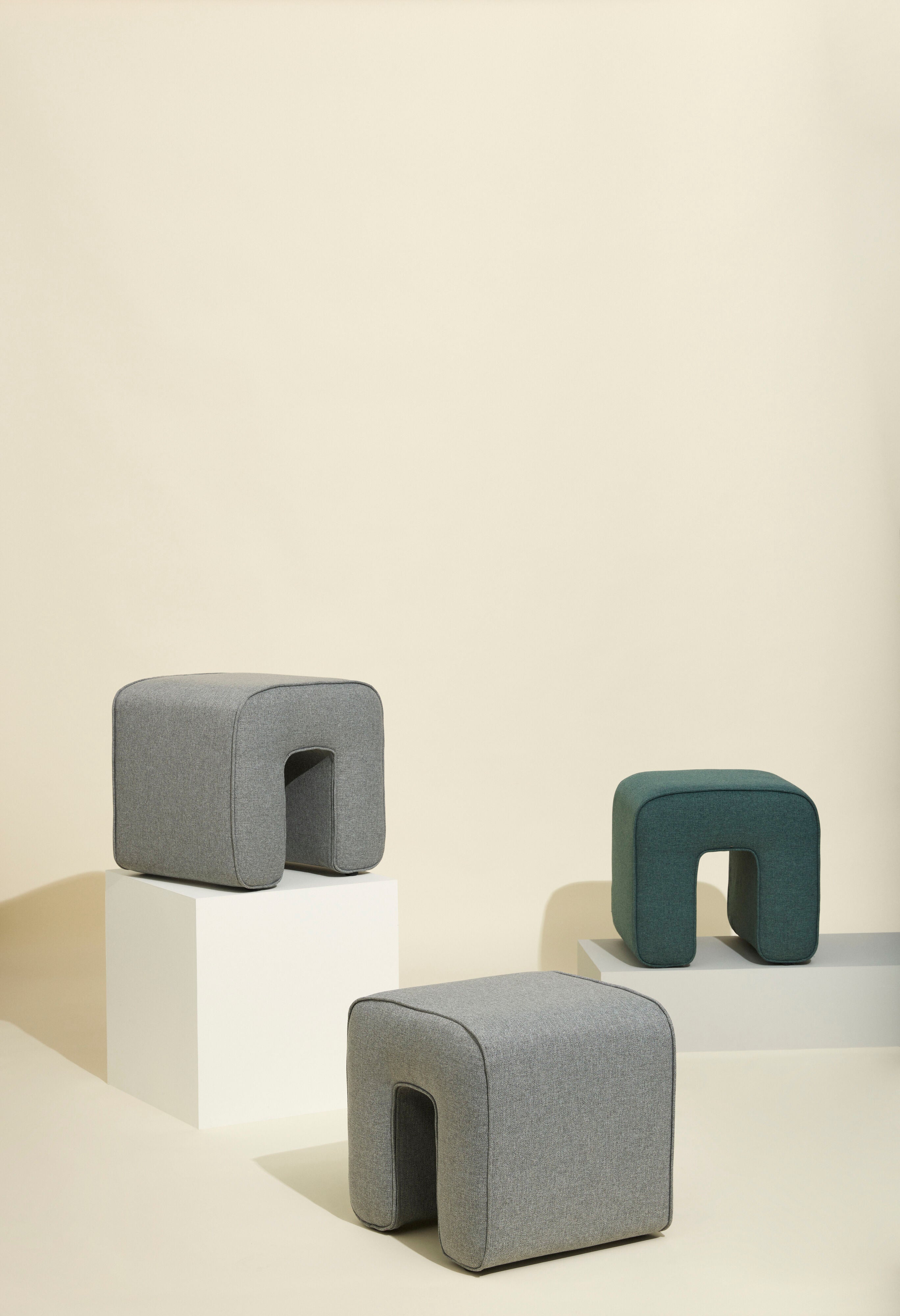 Escultura PUF cinza - 45x45xh47cm