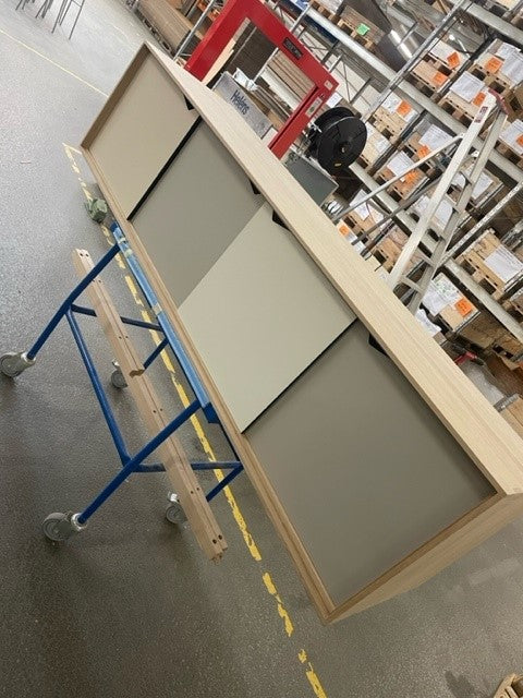 Modelo de exposição - Móveis Andersen - S1 S1 - L200XD50XH68 CM - OAK/SOAP com portas multicoloridas