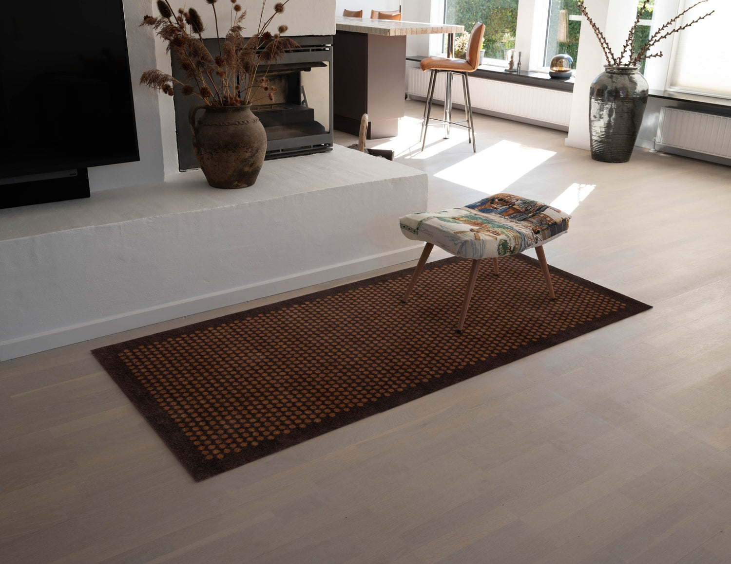 Notícias - Carpet/teve 90 x 200 cm - Dot/Cognac -Dark Brown