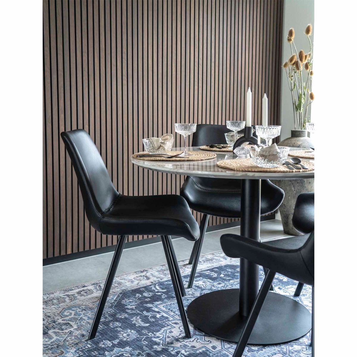 Cadeira de mesa de jantar de Memphis - Cadeira de mesa de jantar em PU, preto com pernas pretas, HN1223