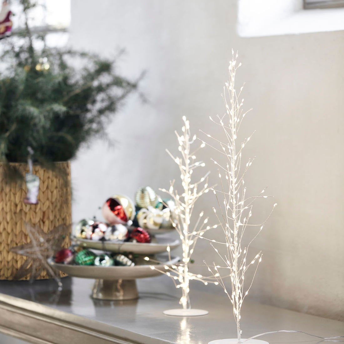 House Doctor Christmas Tree em arame de aço, brilho, branco-H: 60 cm, dia: 12 cm