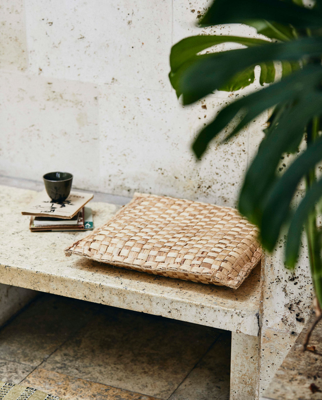 Almofada de piso chamado na trança