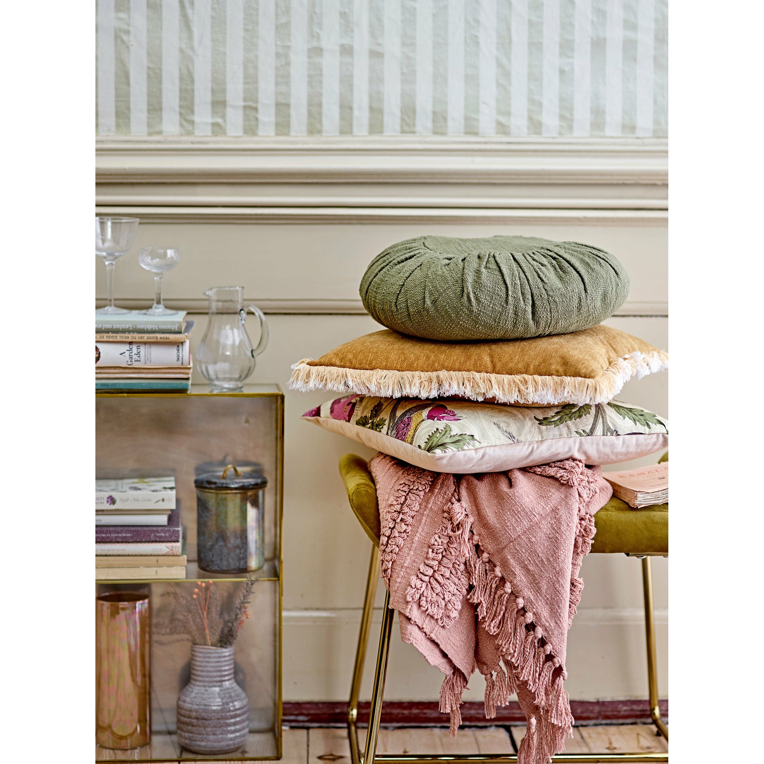 Bloomingville Bloomingville Lia Skab, Guld, Glas - DesignGaragen.dk.