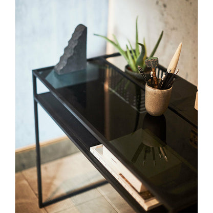 Muubs Skrivebord Denver - Sort m/sort glas - Jern og hærdet glas - W: 90 H: 74 D: 50 cm - DesignGaragen.dk.