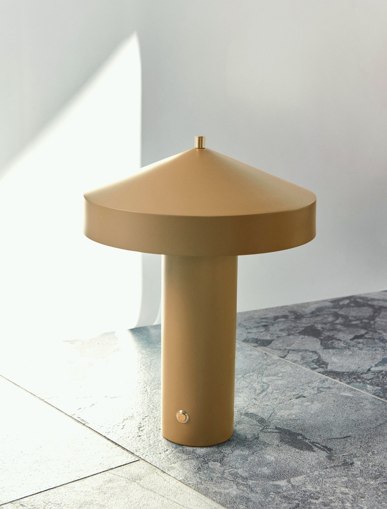 Oyoy Living Hatto Table Lamp (UE)