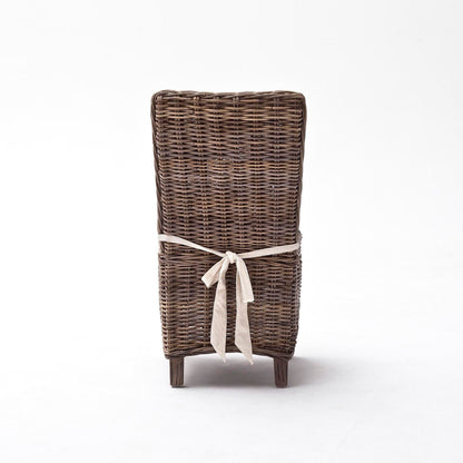 Wickerworks Morin -cadeira de mesa de jantar à mão em vime natural com almofadas (vendidas como par)