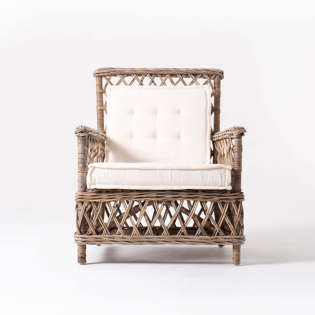 Wickerworks Marquês Mão -poltrona em rattan natural com almofadas (vendidas como par)
