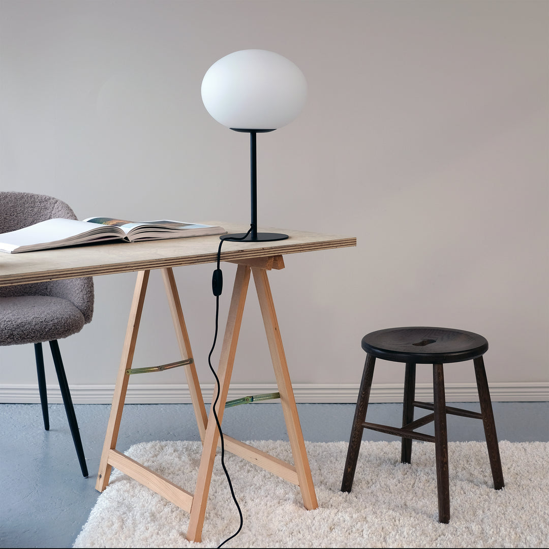 Dyberg Larsen Princess bordlampe - Ø28x48,5 cm - DesignGaragen.dk.