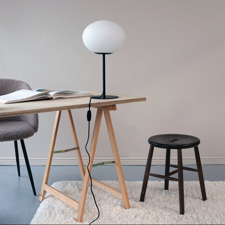 Dyberg Larsen Princess bordlampe - Ø28x48,5 cm - DesignGaragen.dk.