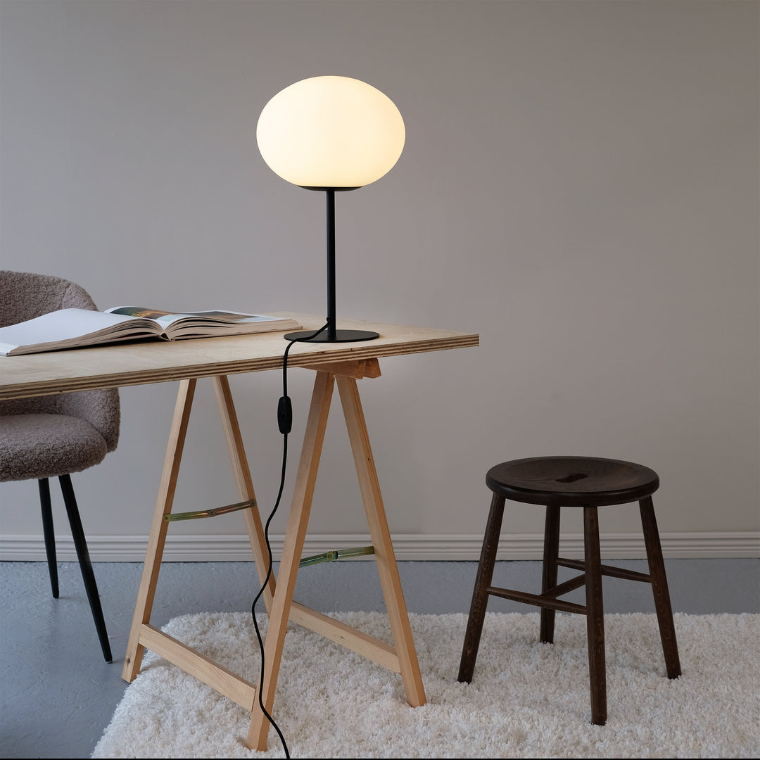 Dyberg Larsen Princess bordlampe - Ø28x48,5 cm - DesignGaragen.dk.