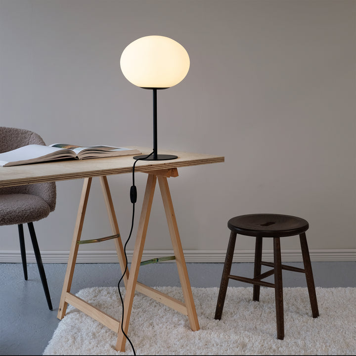 Dyberg Larsen Princess bordlampe - Ø28x48,5 cm - DesignGaragen.dk.