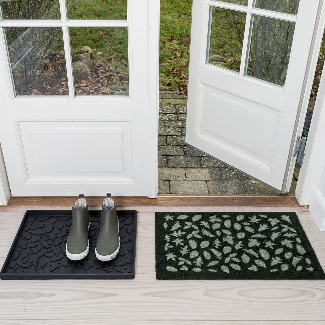 GULVMÅTTE 40 x 60 CM - LEAVES/DARK GREEN - Tica Copenhagen - DesignGaragen.dk
