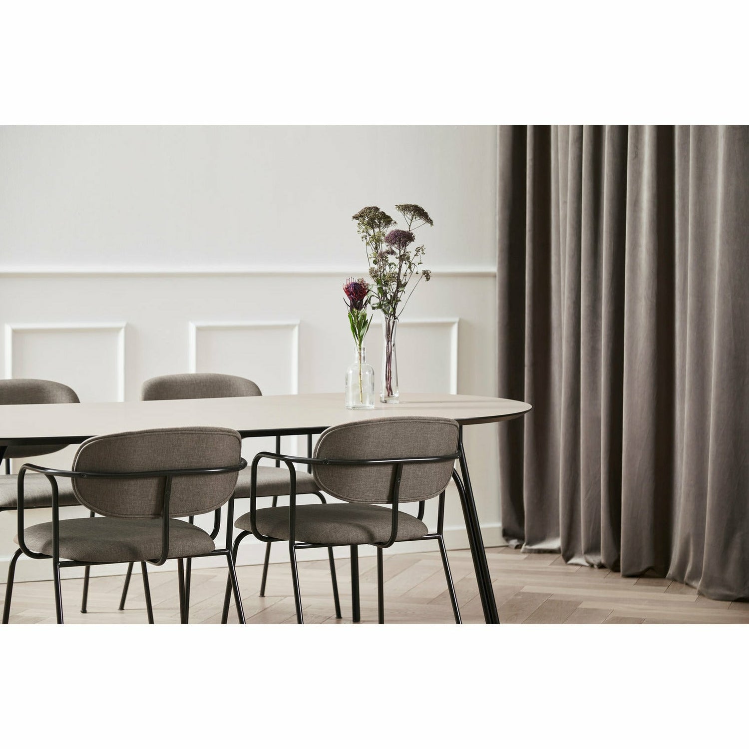 WOUD - Tree dining table (220 cm) - Beige/beige - WOUD - DesignGaragen.dk