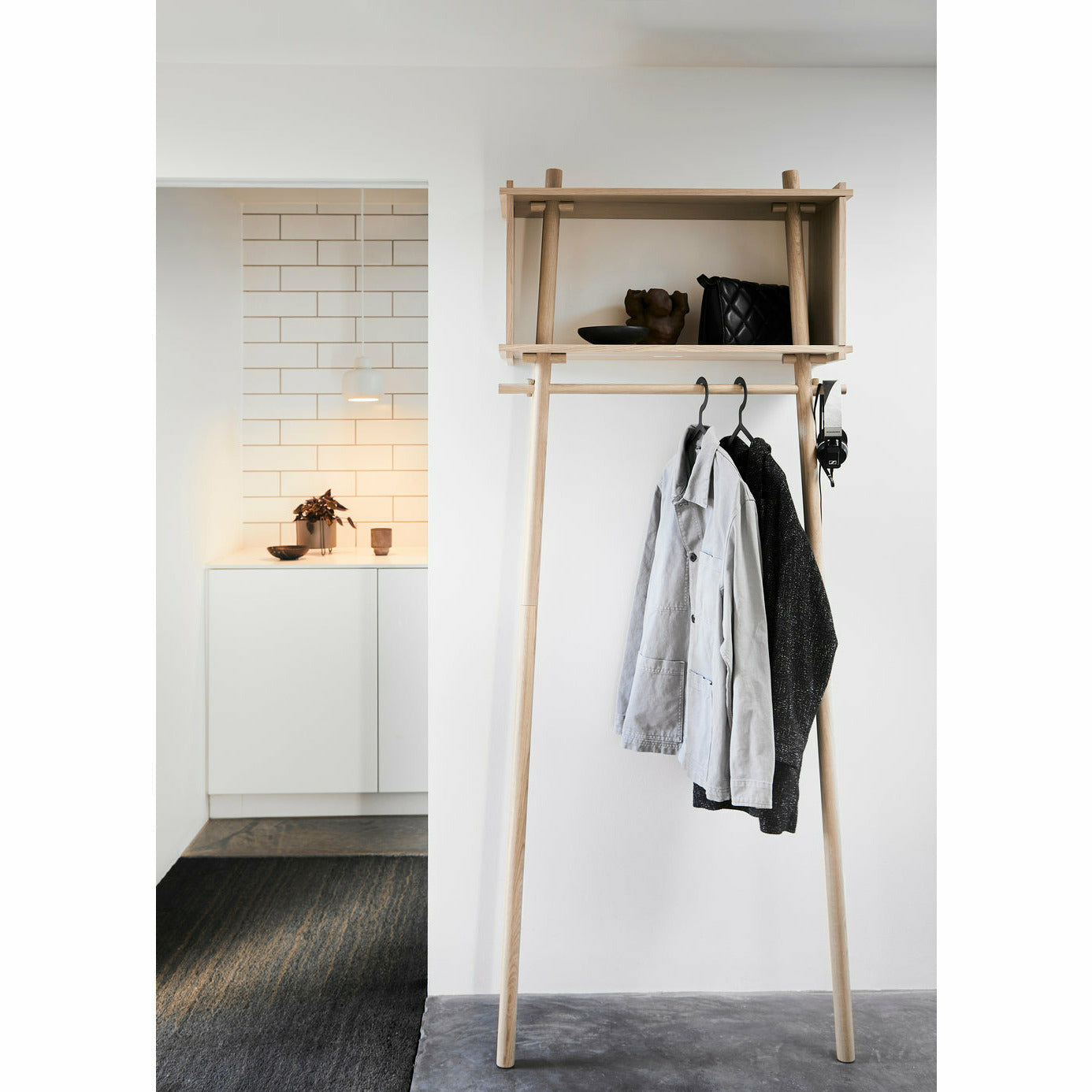 WOUD - Töjbox wardrobe (Small) - White pigmented oak - WOUD - DesignGaragen.dk