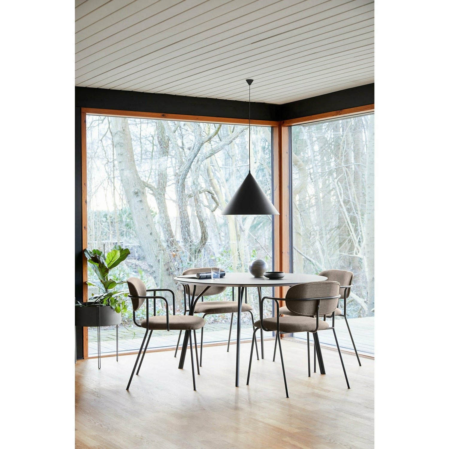 WOUD - Tree dining table (120 cm) - Charcoal black/black - WOUD - DesignGaragen.dk
