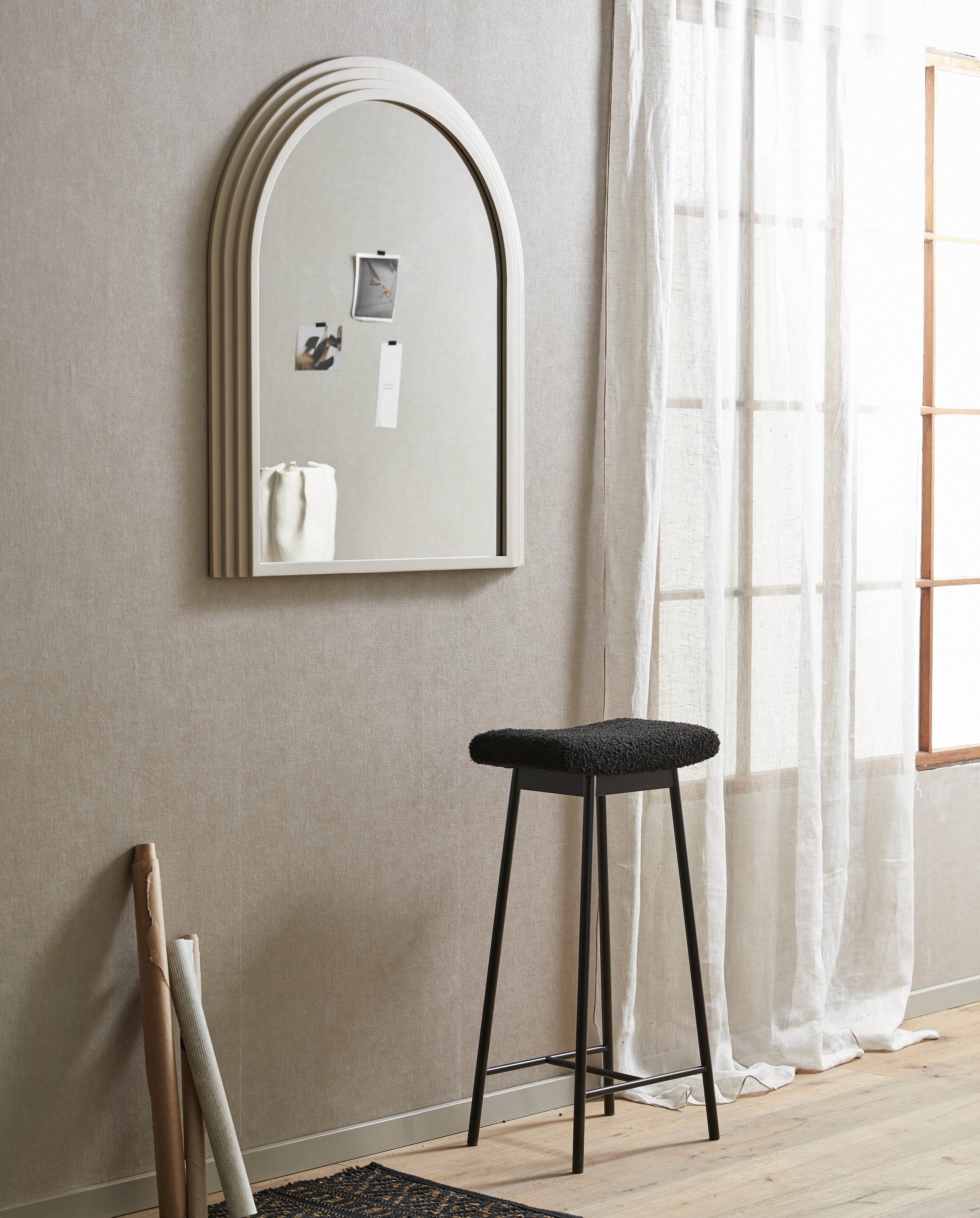 Falco Mirror in Iron - 92x77 cm - areia