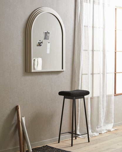 Falco Mirror in Iron - 92x77 cm - areia