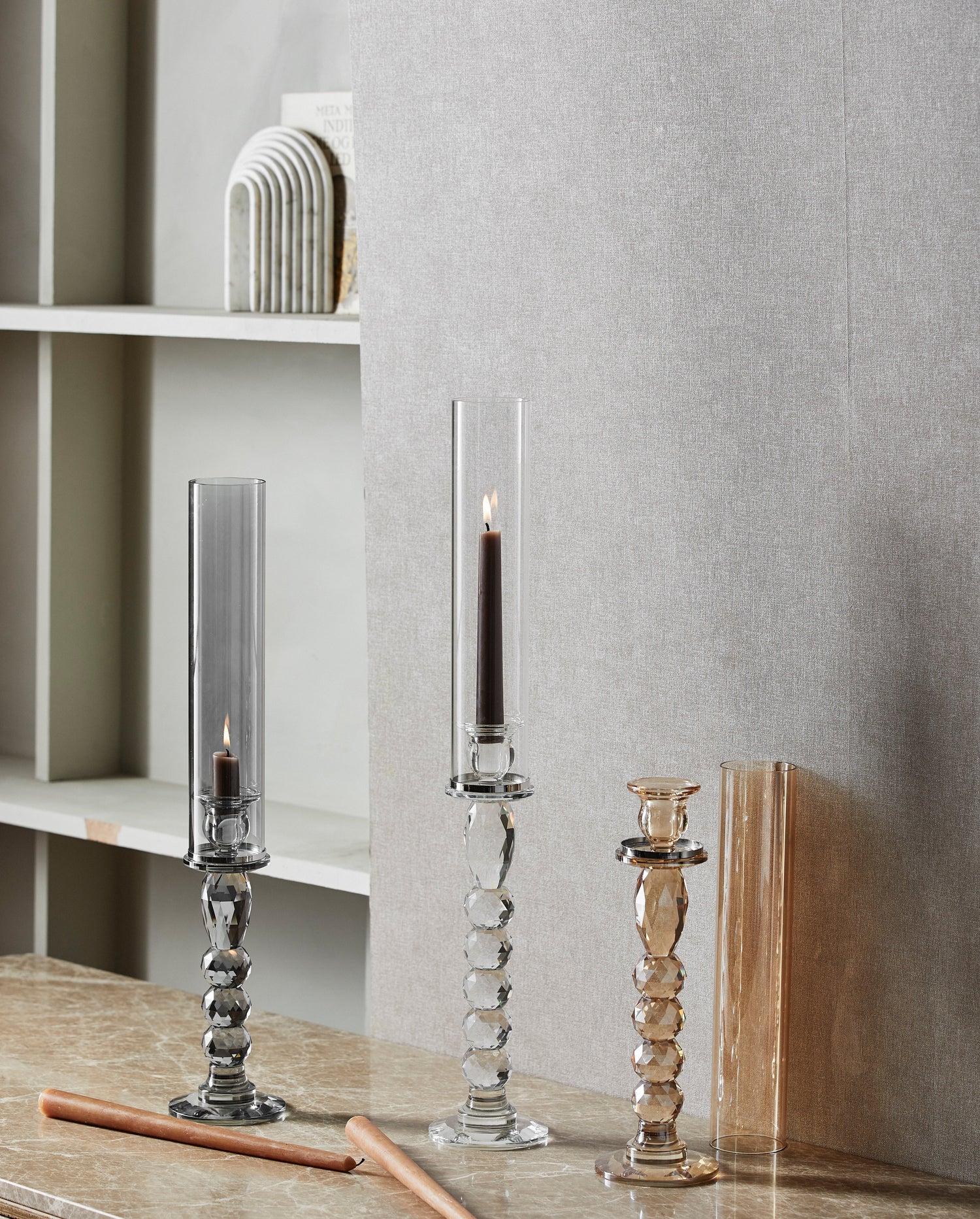 Candlestick intrometido em vidro de cristal - colorido de fumaça