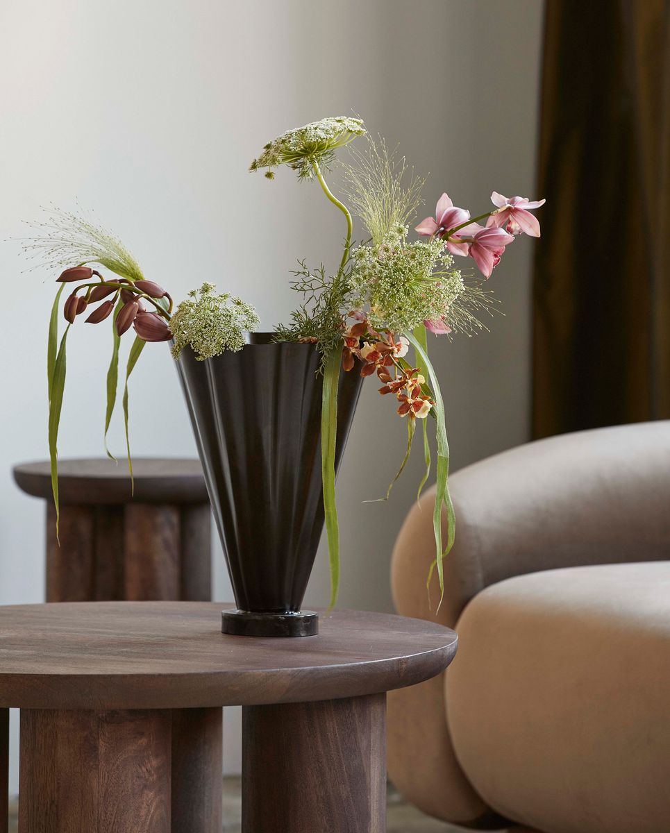 Coll vaso em ferro, acabamento antigo - H36 cm - marrom