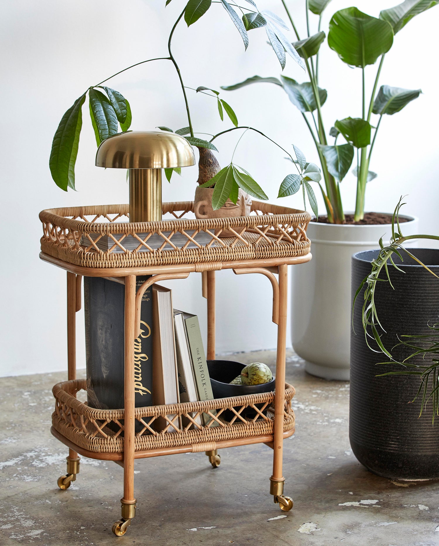 Liri Rolling Table em Rattan - 62x42 cm - Natureza