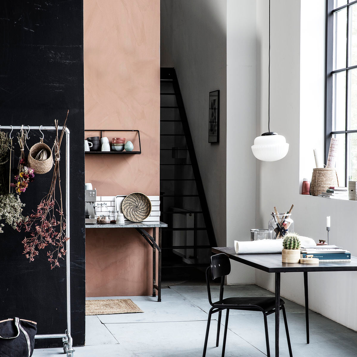 House Doctor - Mesa de jantar, HDSlated, preta