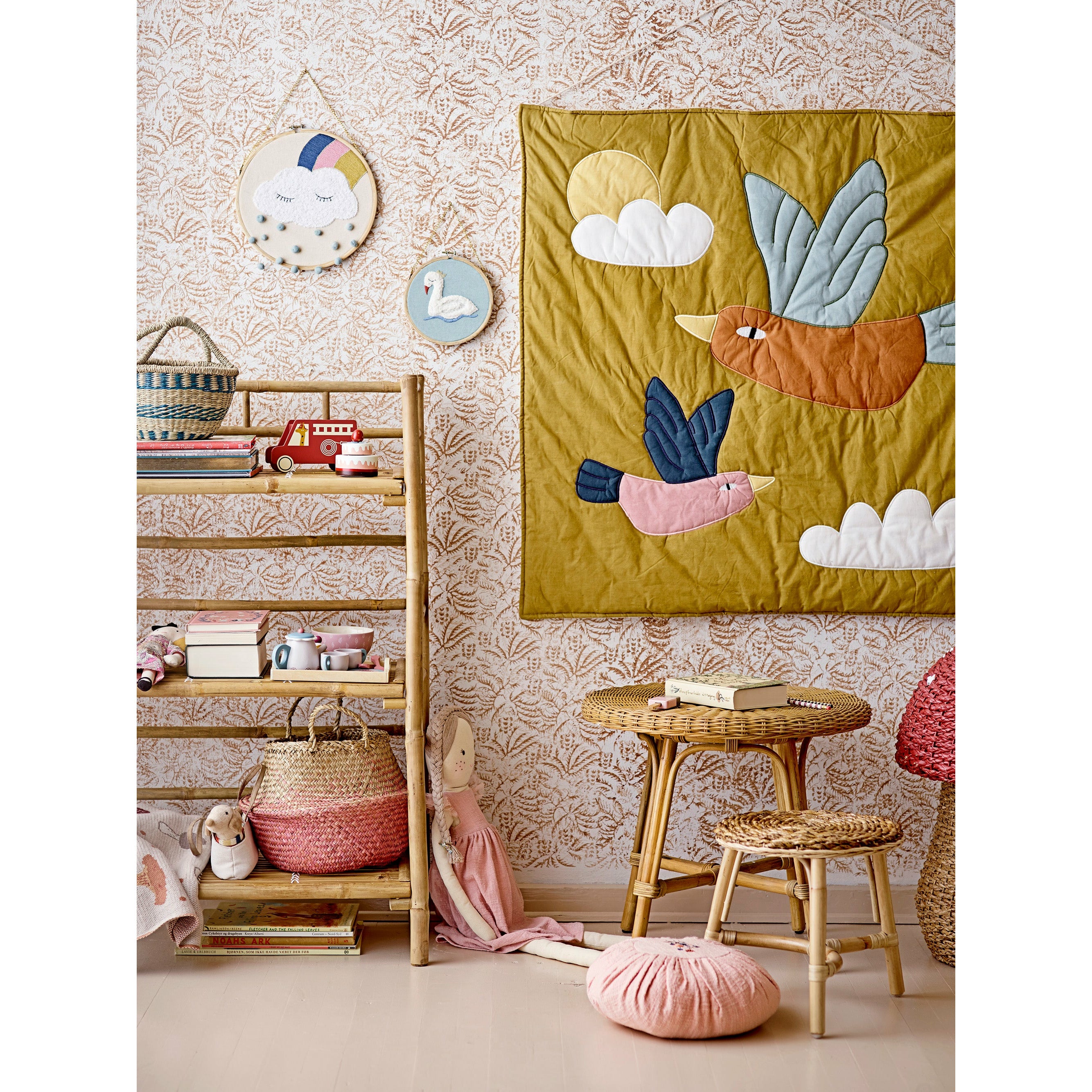 Corintha Kurv m/Låg, Rød, Søgræs - D43xH61 cm - BLOOMINGVILLE MINI - DesignGaragen.dk