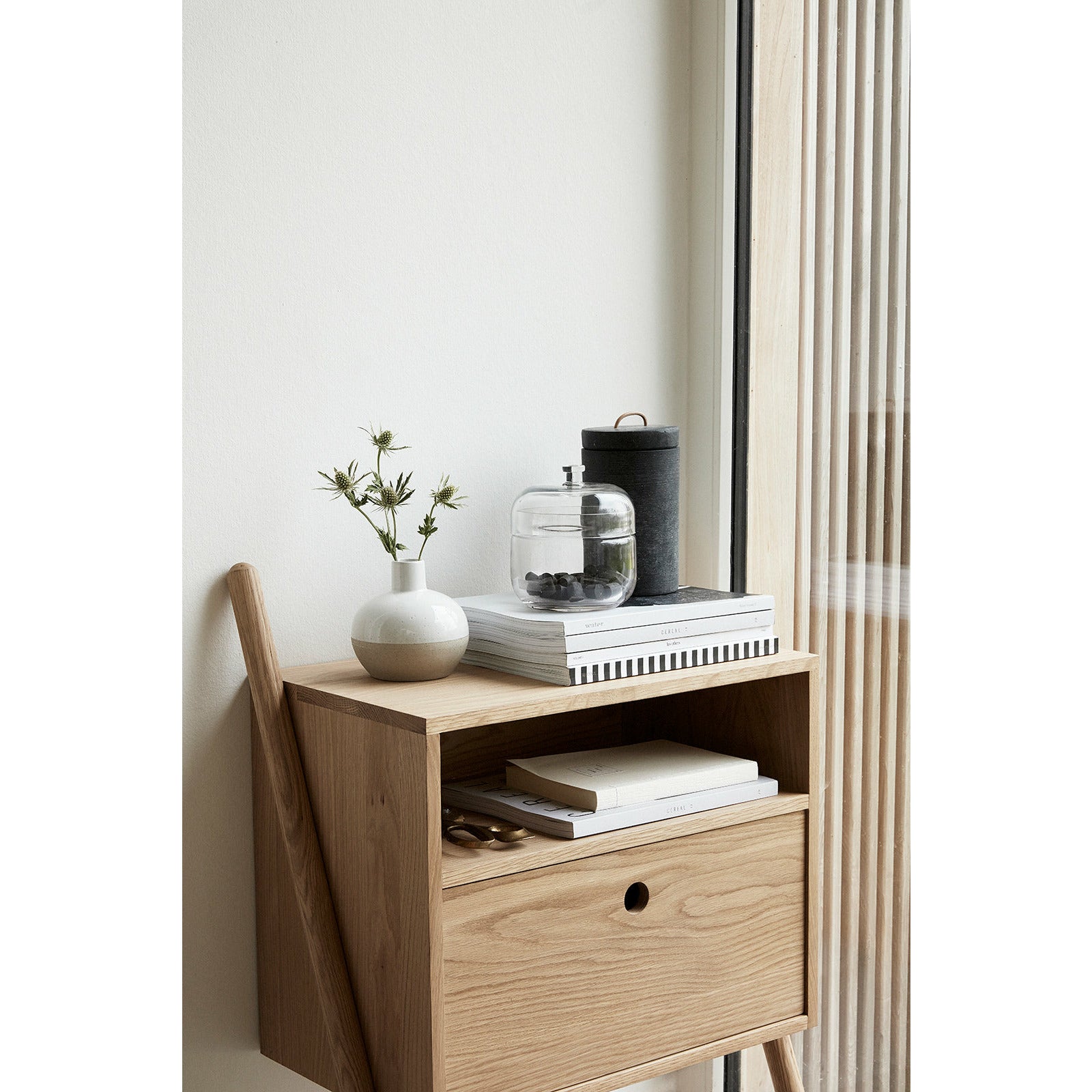 Hübsch - Kommode m/skuffe, egetræ, FSC, natur - 56x30xh83cm - Hübsch - DesignGaragen.dk